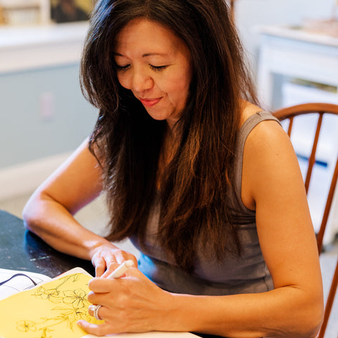 christina_studio_034.jpg__PID:044e9c43-c2b9-47f9-9ca8-2e1a4d7d1ca9